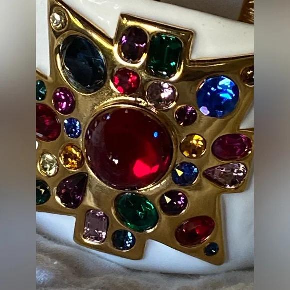 Kenneth Jay Lane KJL White Enamel Maltese Cross Cuff Bracelet Red Cabochon - Picture 2 of 4